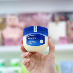 Sáp dưỡng ẩm Vaseline