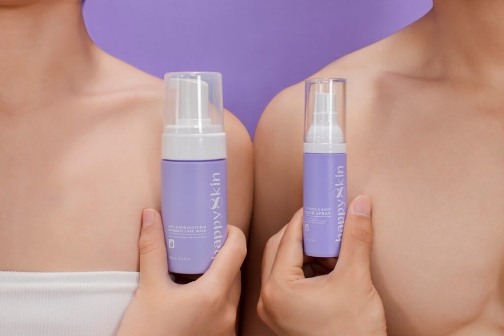 Dung dịch vệ sinh tạo bọt thơm mát Emmié By Happyskin 100ml