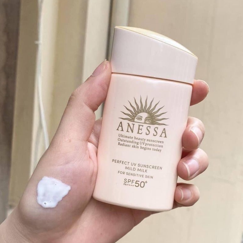 Sữa Chống Nắng Dưỡng Da Anessa Perfect UV SPF50+/PA++++