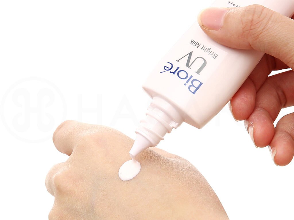 Sữa Chống Nắng Sáng Hồng Tự Nhiên Biore SPF50+/PA++++