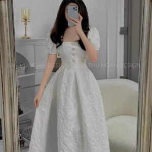 Đầm cổ vuông tôn dáng sang chảnh, dáng dài xinh xắn thích hợp đi dạo phố hay dự tiệc