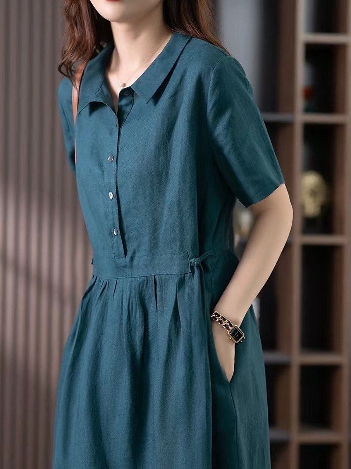 Đầm sơ mi dáng suông form rộng phối cúc sang chảnh, thanh lịch