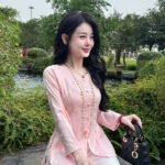 Pháp phục cách tân duyên dáng thanh nhã