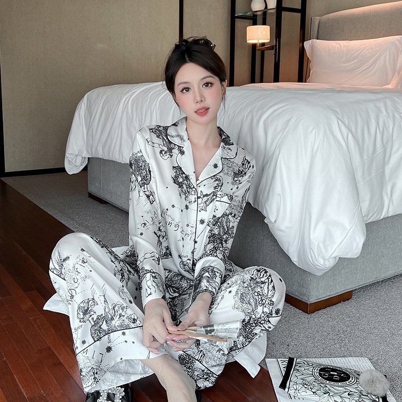 Đồ ngủ Pijama lụa băng cao cấp màu trắng họa tiết tranh mực ​​​