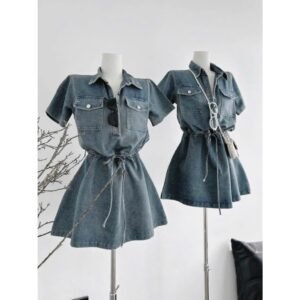 Đầm thời trang nữ đi chơi chất jean quảng châu cổ sơmi tay ngắn đính túi dáng váy chữ A phối dây eo dài mini