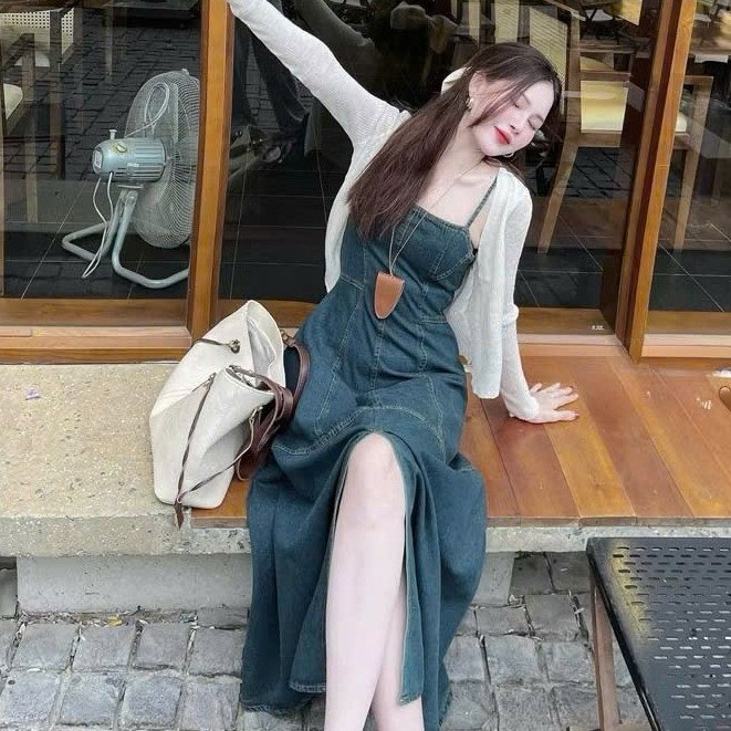 Đầm váy dài jean, đầm hai dây jean Quảng châu dáng dài xẻ tà kèm khoác Len ren cao cấp