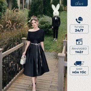 Váy Xòe Nữ Dáng Dài SOLEIL Thiết Kế Lệch Vai Kèm Dây Nơ Thắt Eo Tiểu Thư - BLACK ROSIE DRESS VD81
