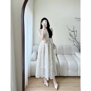 Đầm dự tiệc ren thêu hoa dáng dài tay bồng sang trọng Labu Dress