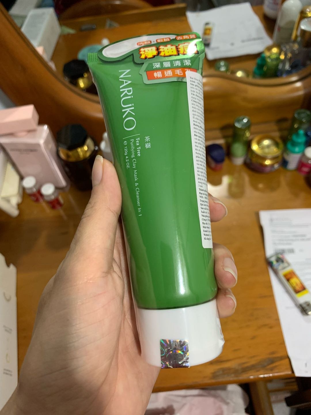 Sữa Rửa Mặt Naruko Dạng Bùn Tràm Trà 120ml
