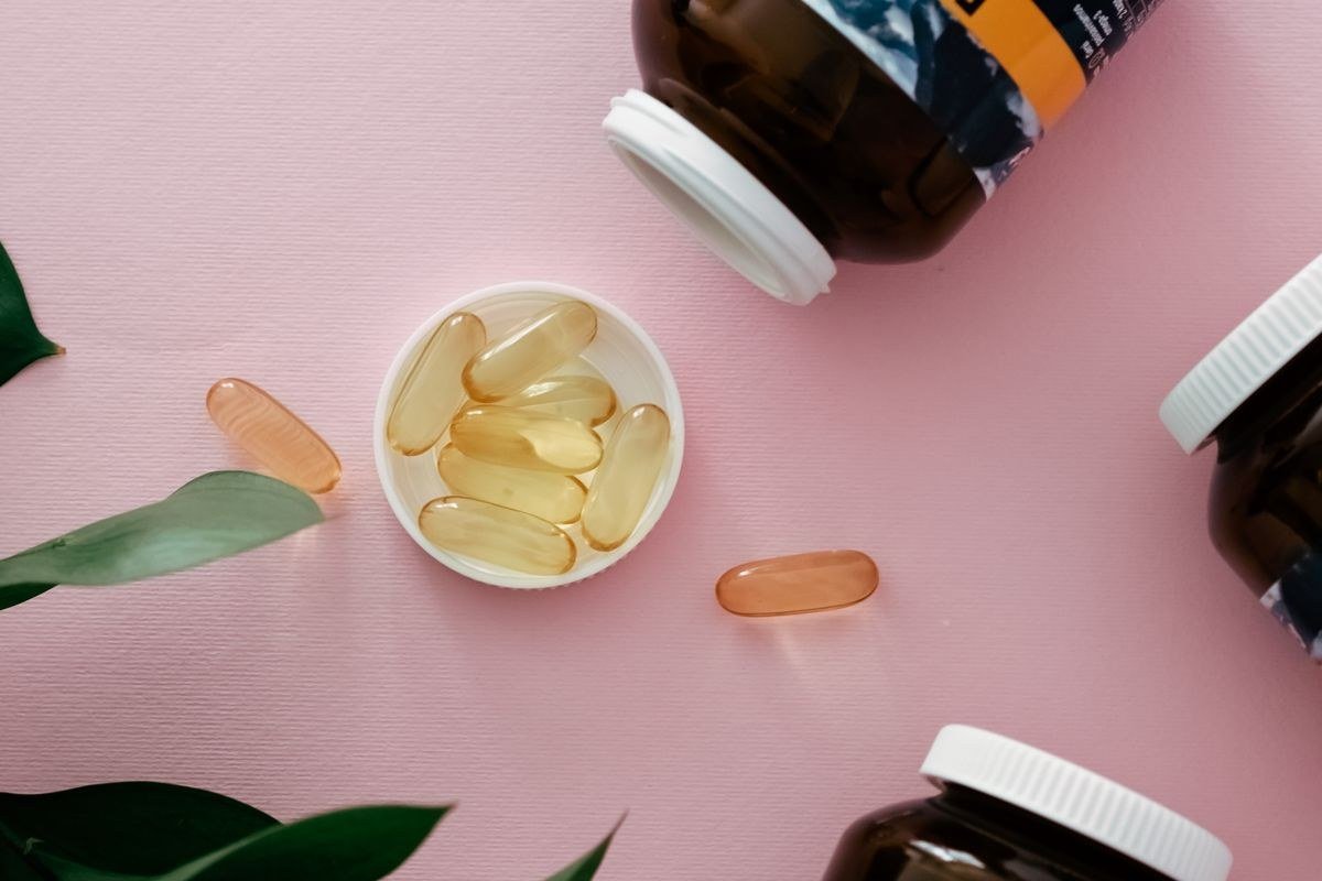 Chai thực phẩm chức năng dầu cá omega-3 chứa EPA và DHA