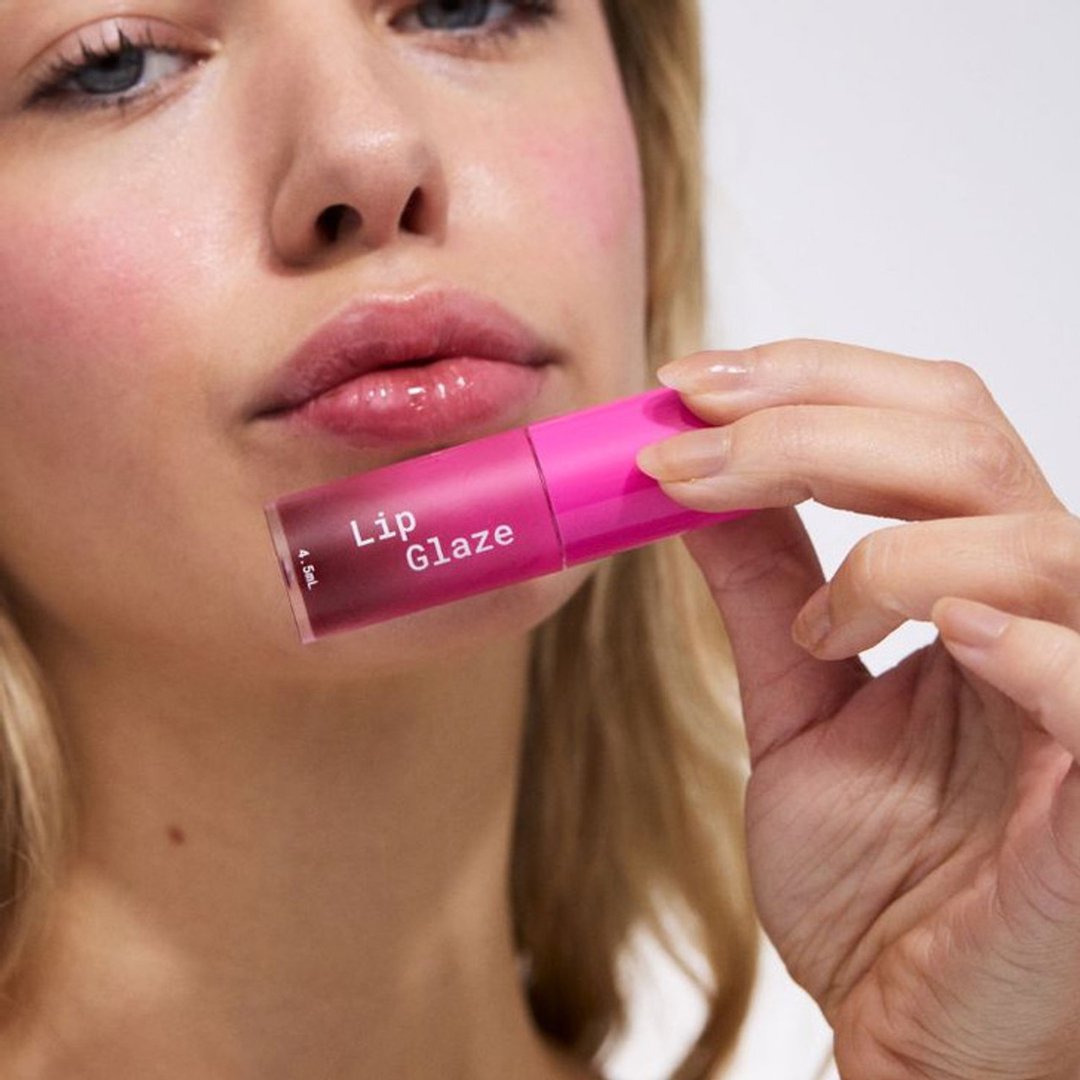 Son Bóng Australis Lip Glaze Màu Cherry Bomb 4.5ml