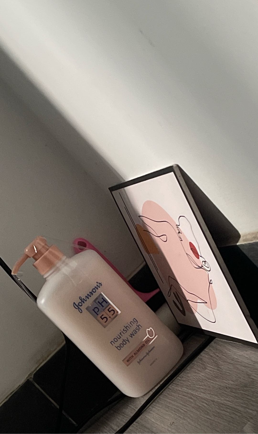 Combo 2 Sữa Tắm Johnson's Adult Từ Hạnh Nhân Cho Người Lớn 750ml